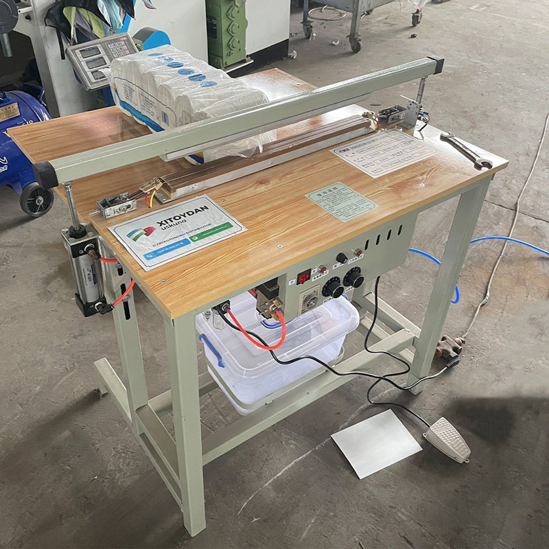 1782634233102336.jpg Heat Sealing Machine02.jpg