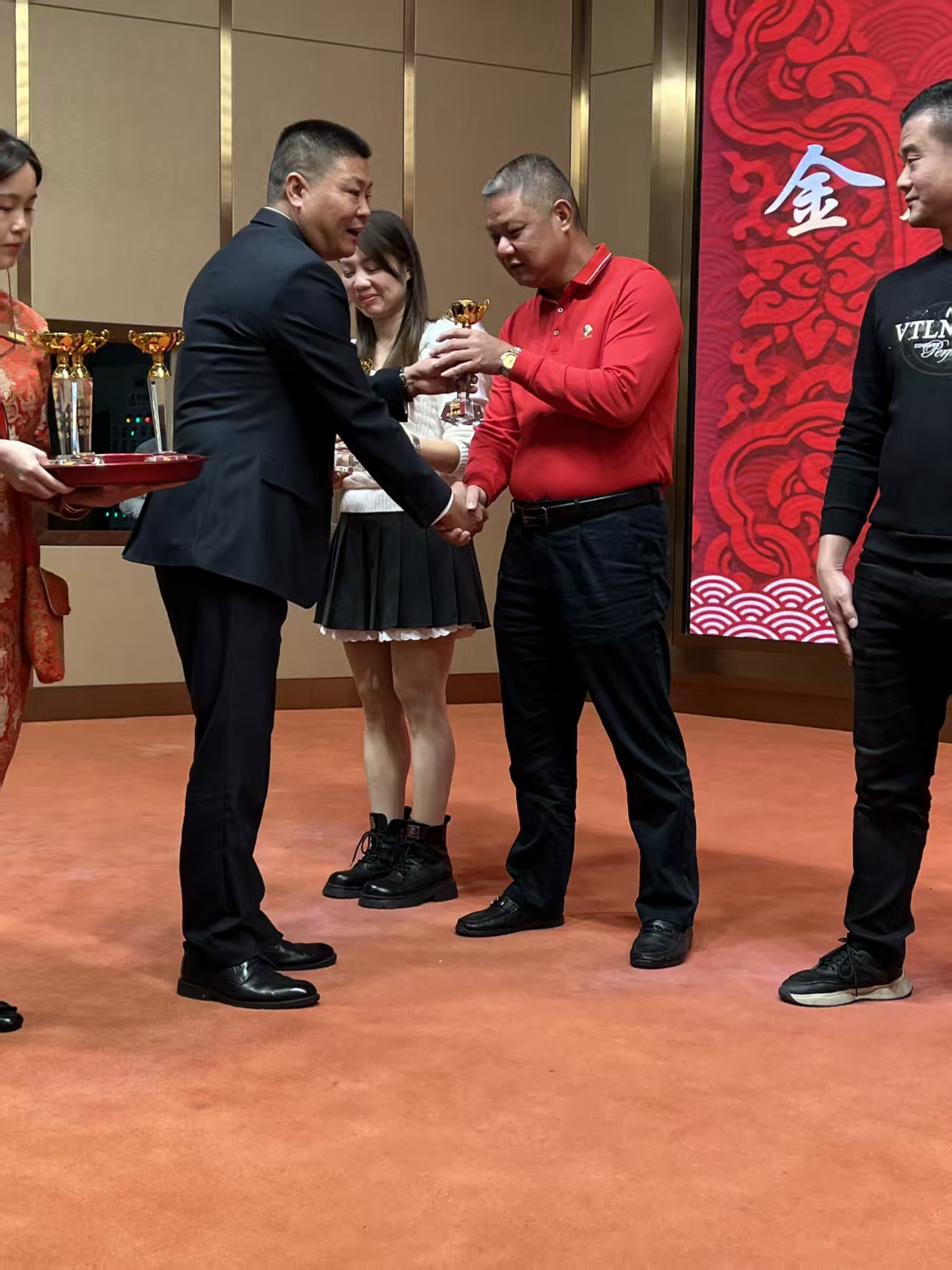 1763778745887768.jpg 6.jpg