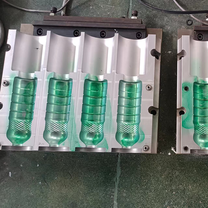 Stretch blow moulding machine | GEM machinery