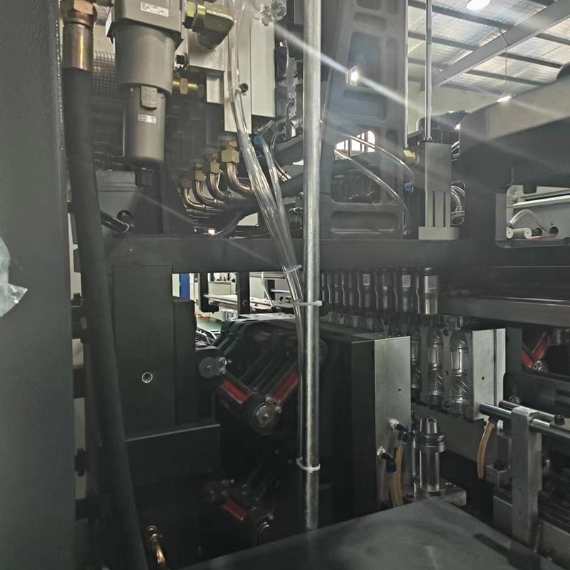 Stretch blow moulding machine | GEM machinery