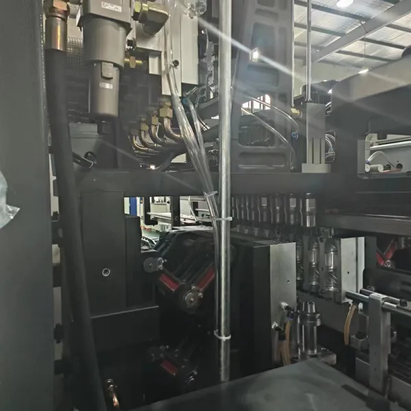 Stretch blow moulding machine | GEM machinery