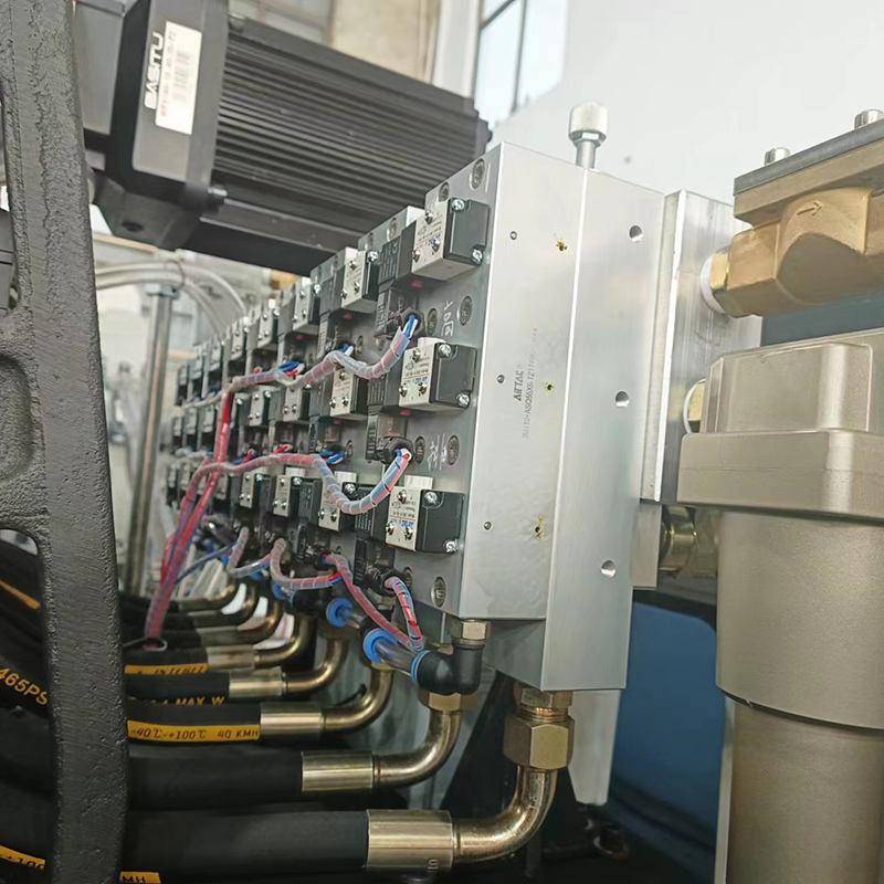 Stretch blow moulding machine | GEM machinery