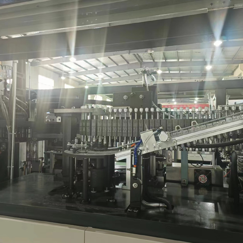 Stretch blow moulding machine | GEM machinery