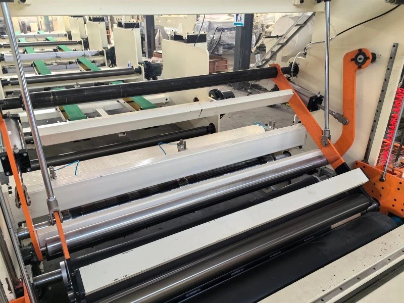 Toilet Paper Slitting Machine1.jpg