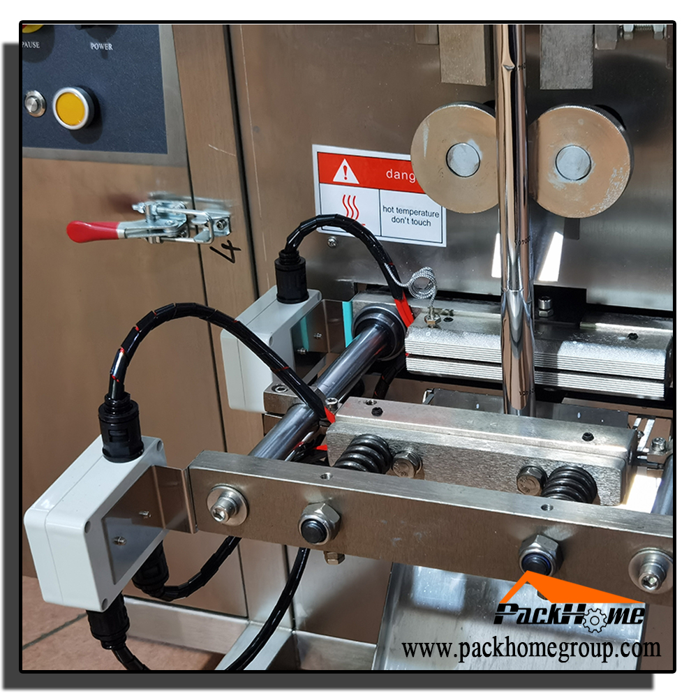 Compact Sachet Packing Machine With Volumetric Cup Filling System