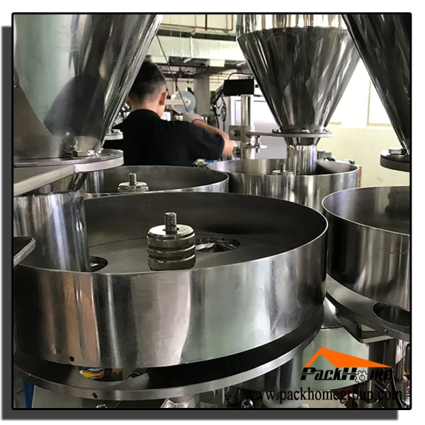 Máquina envasadora de té con etiqueta en bolsa