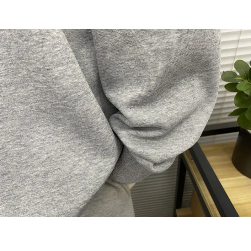 TTgarment Debossed Logo Sweatshirt for Men Casual Hoodie DA003