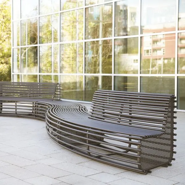 Metal Line Outdoor Seat