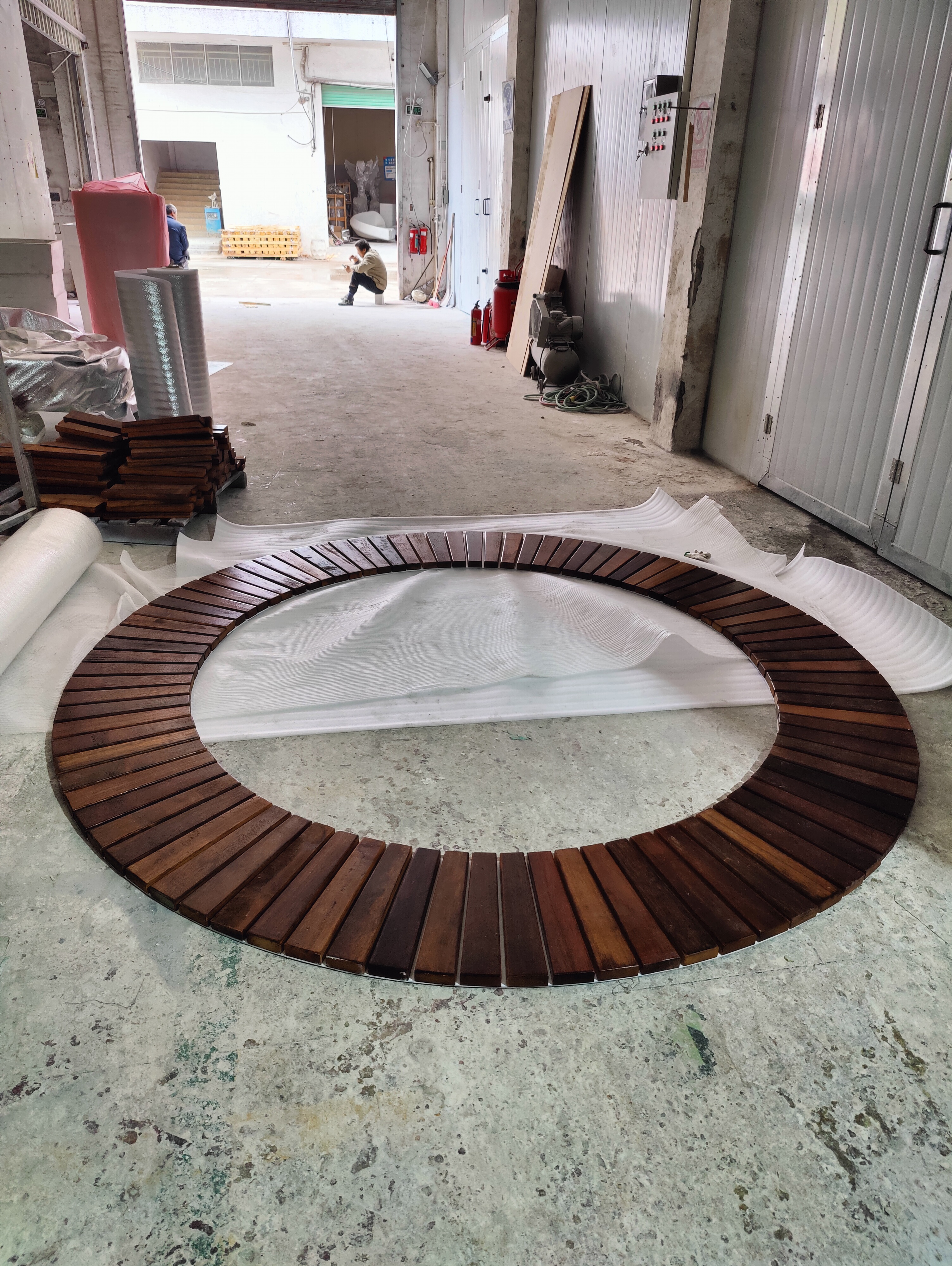 Tree pool seat series