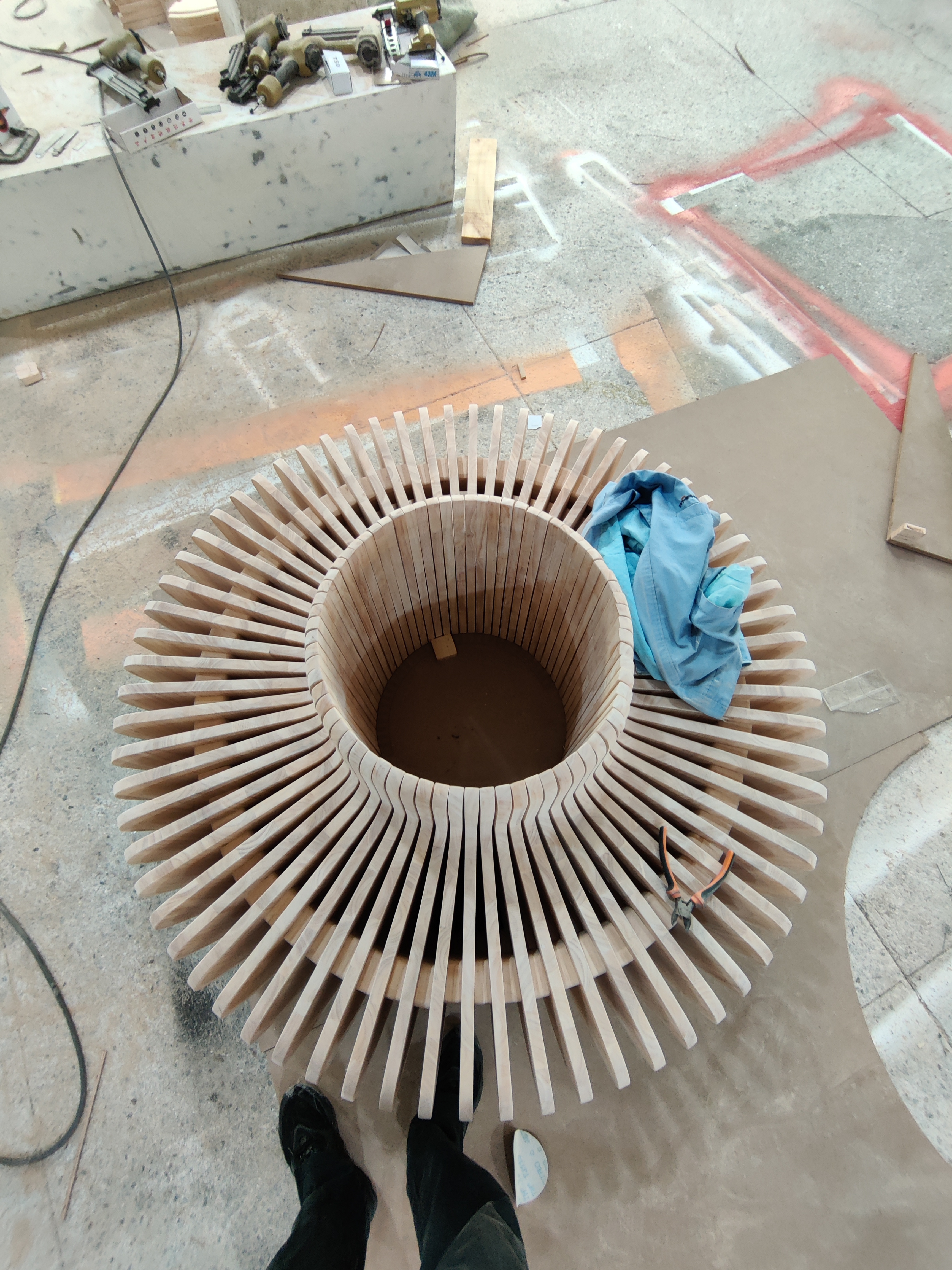 Tree pool seat series