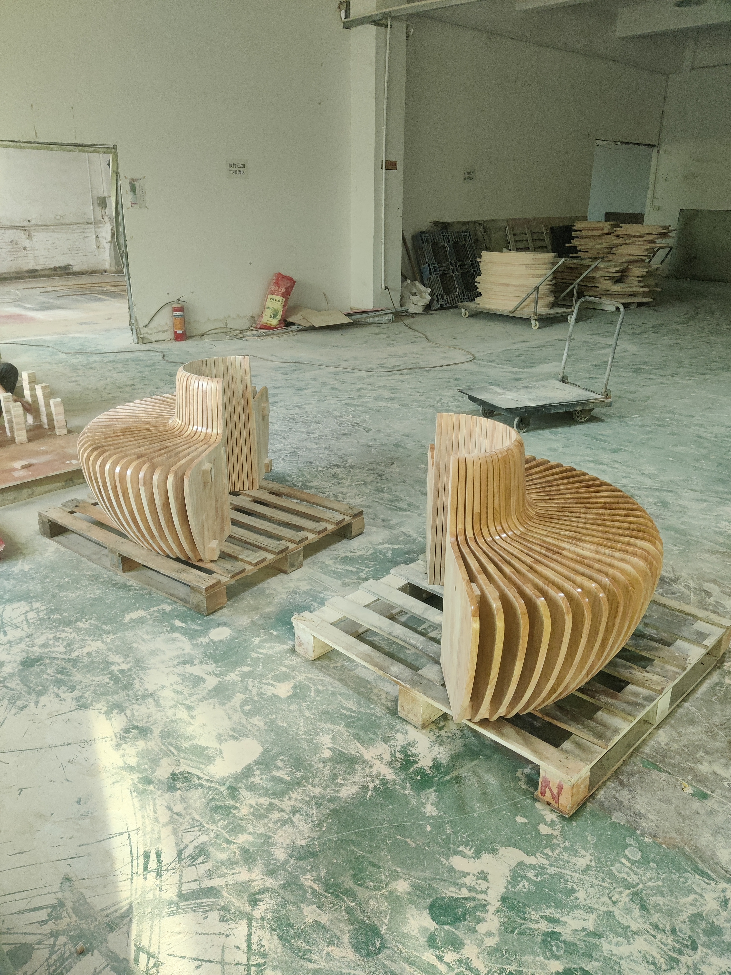 Tree pool seat series