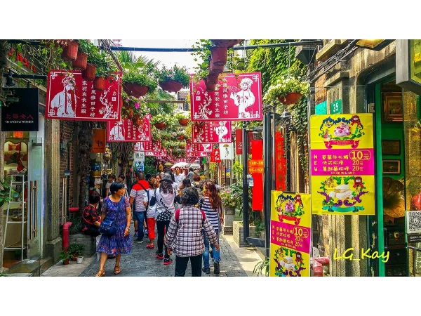 11-Day Five-Diamond Jiangnan Elegance: A Private Luxury Journey through Shanghai, Suzhou, Hangzhou & Wuzhen