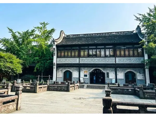 11-Day Five-Diamond Jiangnan Elegance: A Private Luxury Journey through Shanghai, Suzhou, Hangzhou & Wuzhen