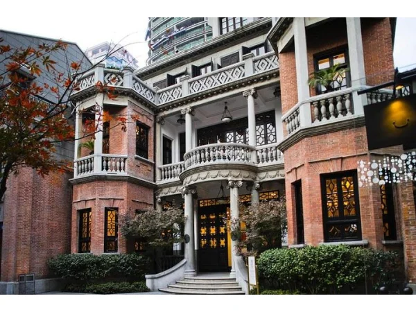 2 Days Shanghai City Highlights & Zhujiajiao Water Town Tour