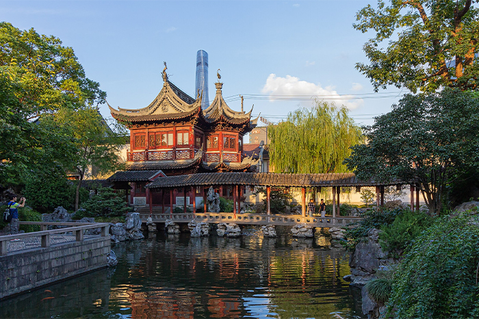 2 Days Shanghai City Highlights & Zhujiajiao Water Town Tour