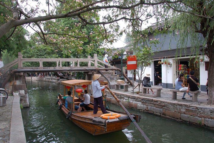 2 Days Shanghai City Highlights & Zhujiajiao Water Town Tour