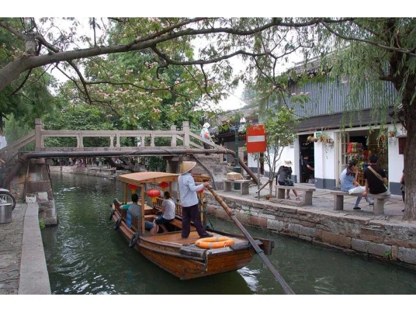 2 Days Shanghai City Highlights & Zhujiajiao Water Town Tour