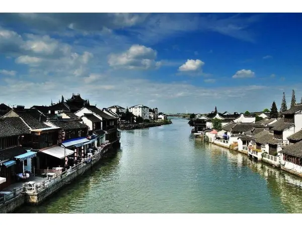 2 Days Shanghai City Highlights & Zhujiajiao Water Town Tour