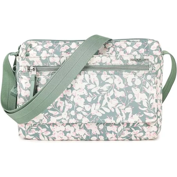 Fashionable shoulder bag made of durable
